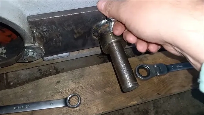 Jak wymienić wałek pedału sprzęgła C360 i uniknąć kosztownych błędów