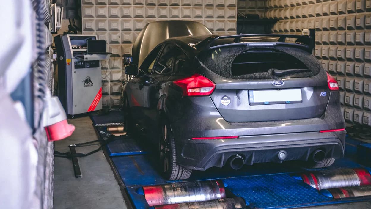 Tuning mechaniczny od czego zacząć: kluczowe modyfikacje dla początkujących